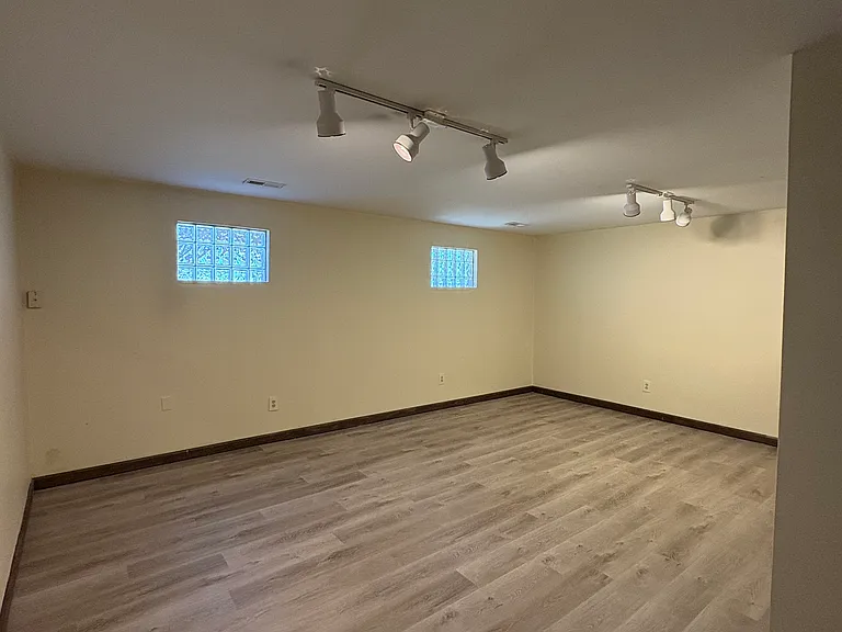 784 S Woodlyn Dr — Photo 10