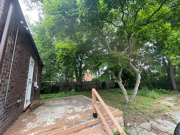 2nd image of 16608 Trinity St