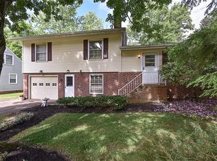115 Laurel Rd, Chagrin Falls, OH 44022