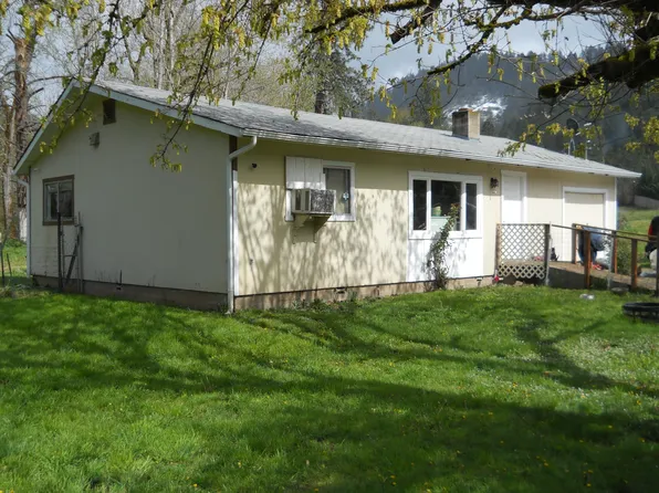 130 Bloom Rd, Wolf Creek, OR 97497