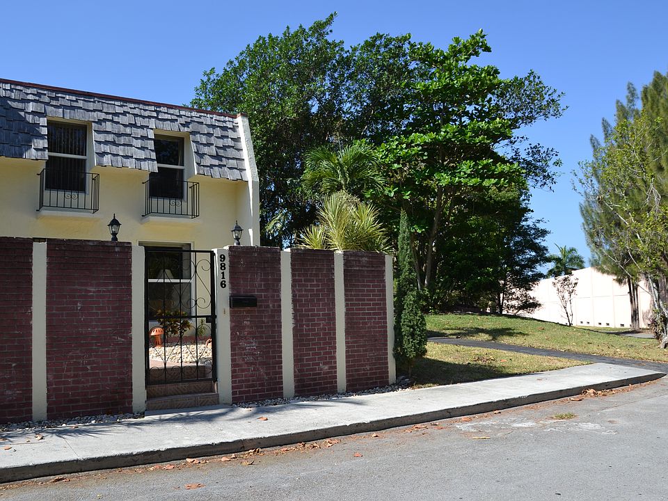 Front of property,corner unit, side garden