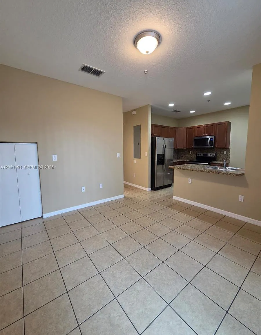 3 bed, 2.5 bath, 1536 sqft, $2,750 — Photo 3