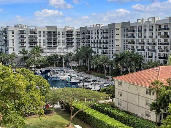 3rd image of 3200 Port Royale Dr N APT 705