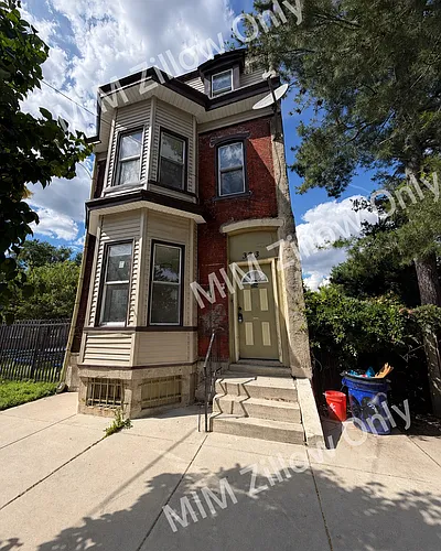 323 Vine St Photo 1