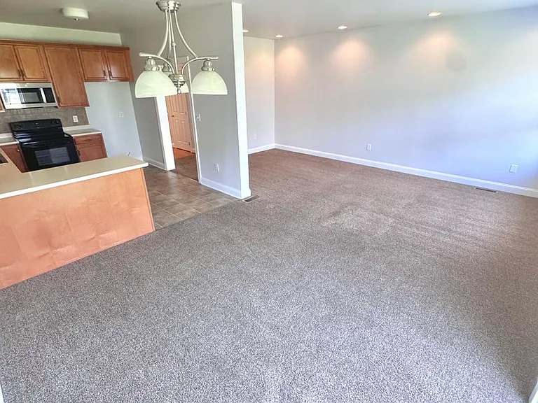 309 Maple Ct — Photo 6