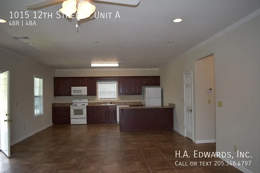 1015 12th Street Tuscaloosa, AL 35401 — Photo 2