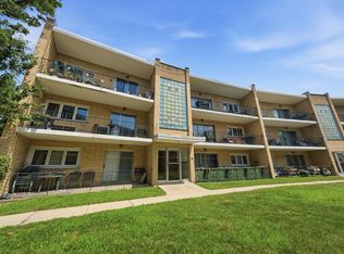 10332 S Pulaski Rd APT 107, Oak Lawn, IL 60453