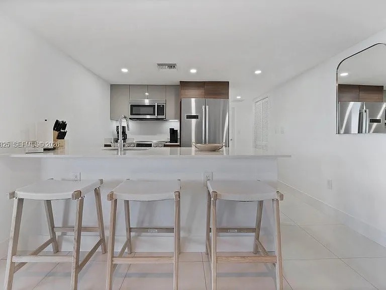 9261 E Bay Harbor Dr #507 — Photo 9