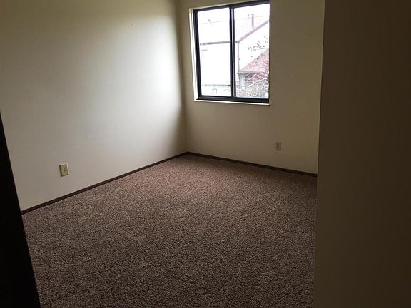 4th image of 2503 Beverly St APT 7E