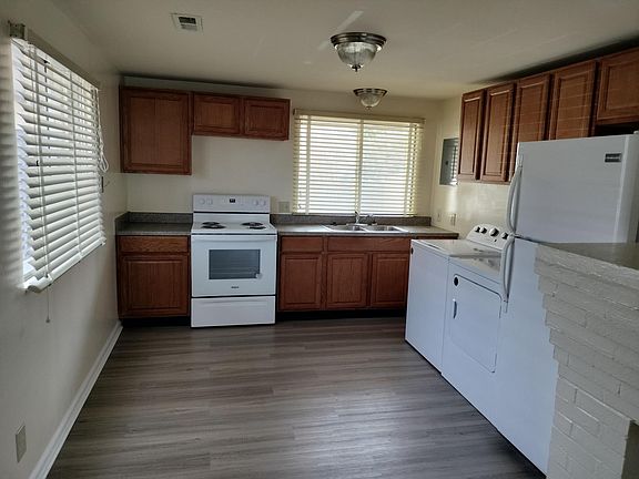 3rd image of 4456 Far Hills Ave