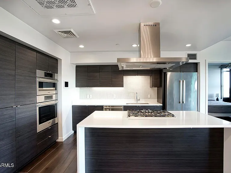 200 W Portland St #820 — Photo 17