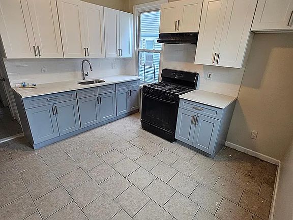 2nd image of 117-119 Isabella Ave APT 2