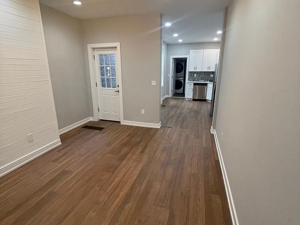 1st image of 168 Green Ln #B