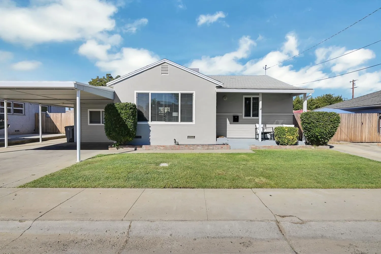 2122 Sicard St photo 1