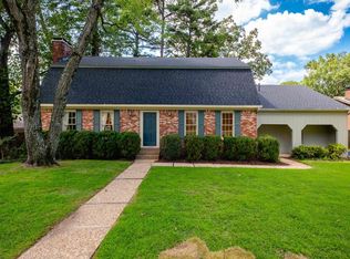 4 Racquet Ct, Little Rock, AR 72227