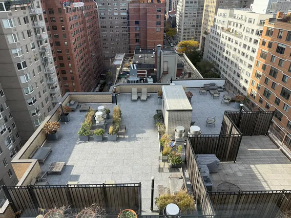 10 East End Avenue image 9 of 13