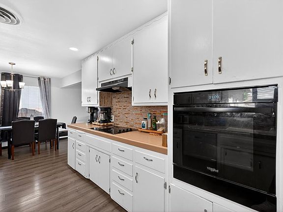 5th image of 2036 Shaw Ave
