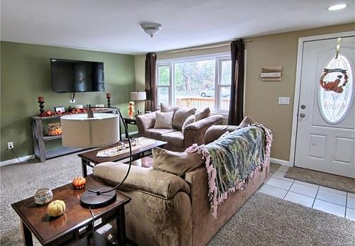 2nd image of 3842 Knapp Ave