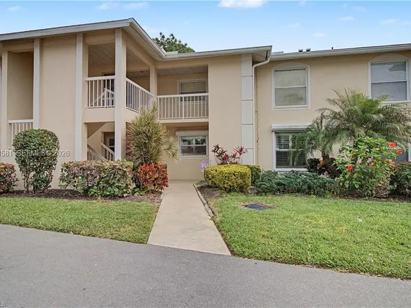 741 Landover Cir APT 102, Naples, FL 34104