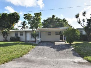 1450 NE 202nd St, Miami, FL 33179