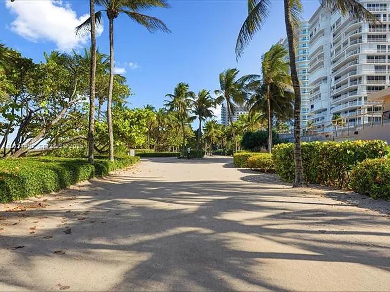 10185 Collins Ave #703 — Photo 24
