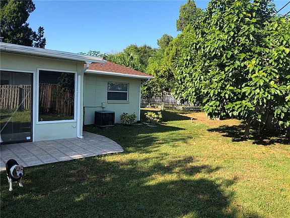 5th image of 15663 Bedford Cir W