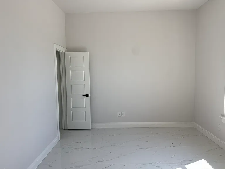 1832 Noble Ct — Photo 3