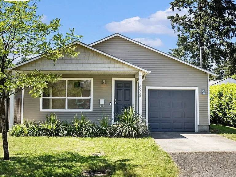 6925 SE 65th Ave — Photo 1
