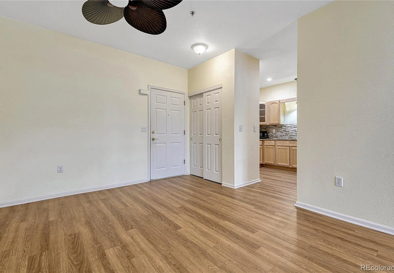 2 bed, 2.0 bath, 1119 sqft, $2,050 — Photo 2
