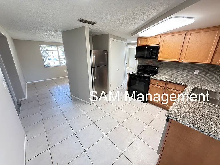 2830 Bucida Dr — Photo 9