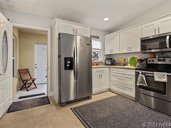 3rd image of 2201 Hawks Cove Cir