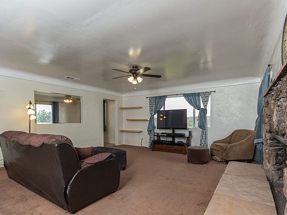 5th image of 2082 Oriole St