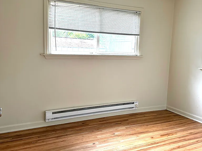 13507-13509 1st Ave NE #1 — Photo 6