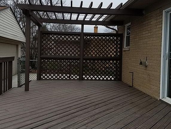 2nd image of 389 Chapel Cir