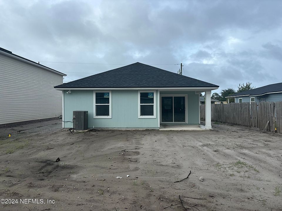 2nd image of 841 AVERY Street