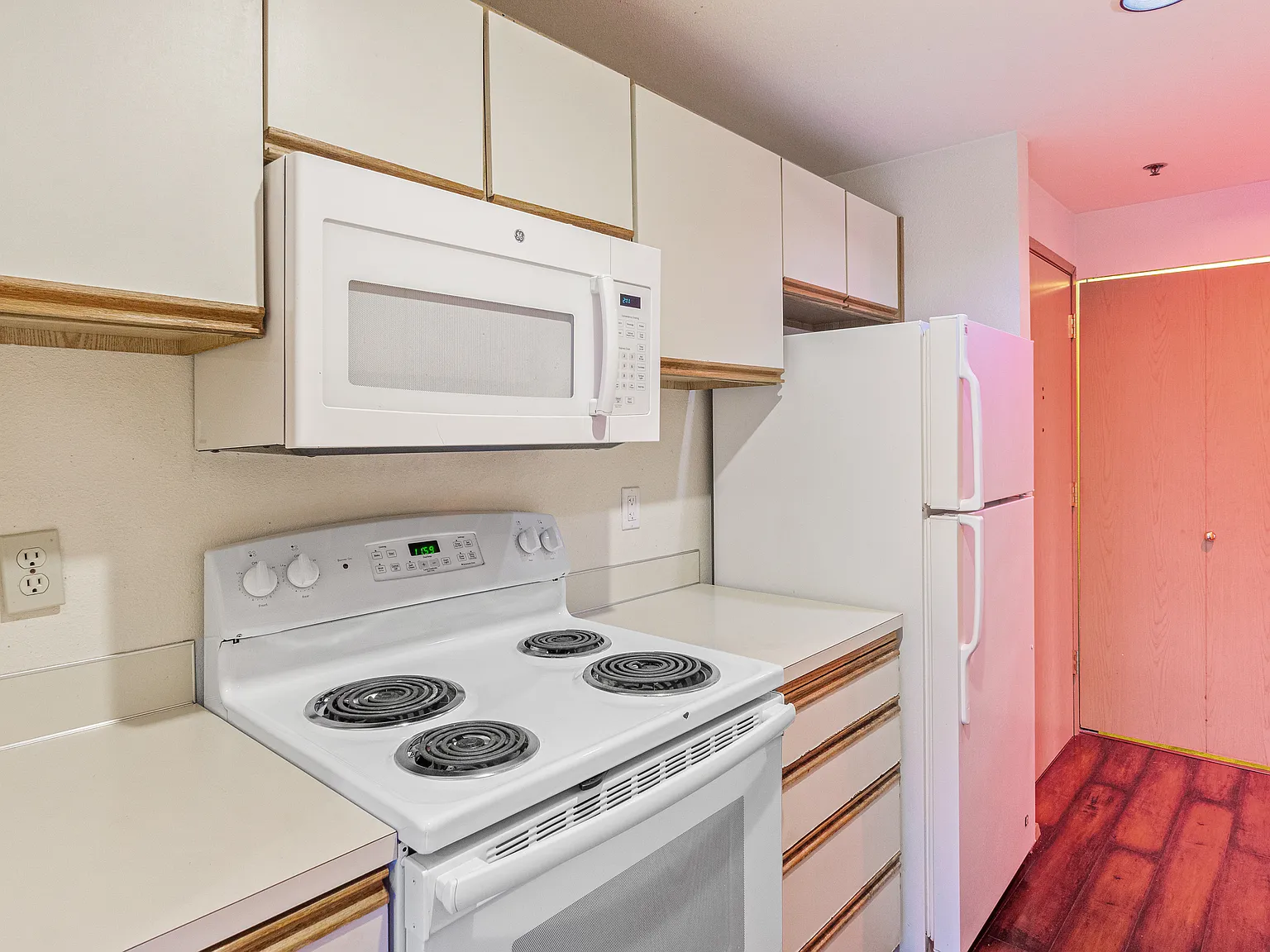 Stone Court Apartments — Photo 2