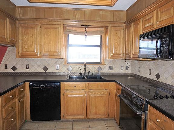5th image of 3411 Toledo Ave