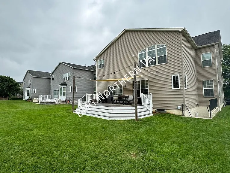 8930 Kingbird Ct — Photo 43
