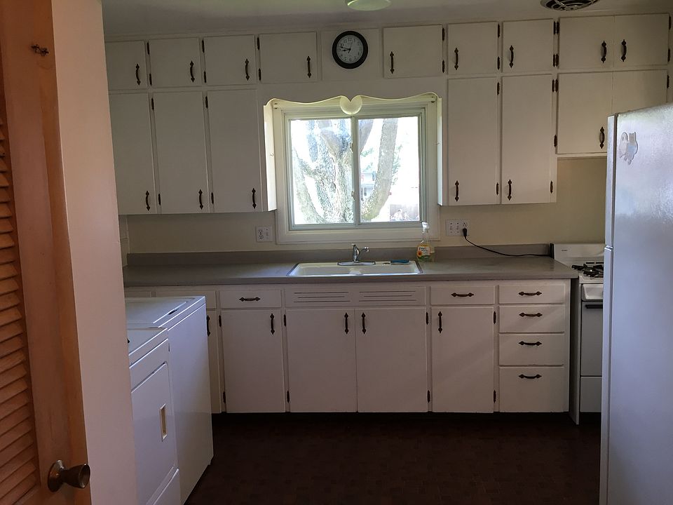Washer and dryer in kitchen