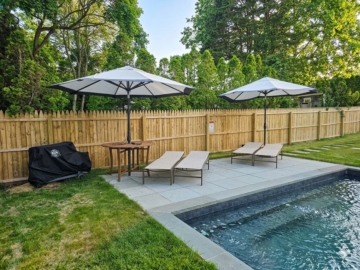 4 bedroom, 5 bathroom, salt water heated pool — Photo 2