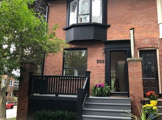 252 Waverley Rd, Toronto, ON M4L3T6