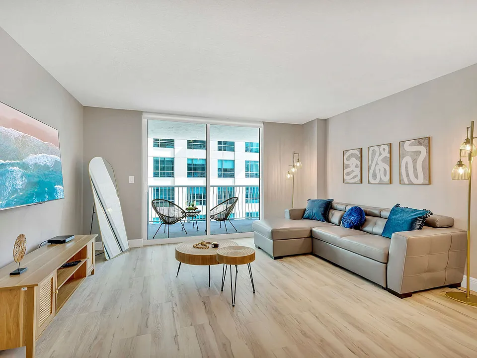 1200 Brickell Bay Dr #14-ID1227477P