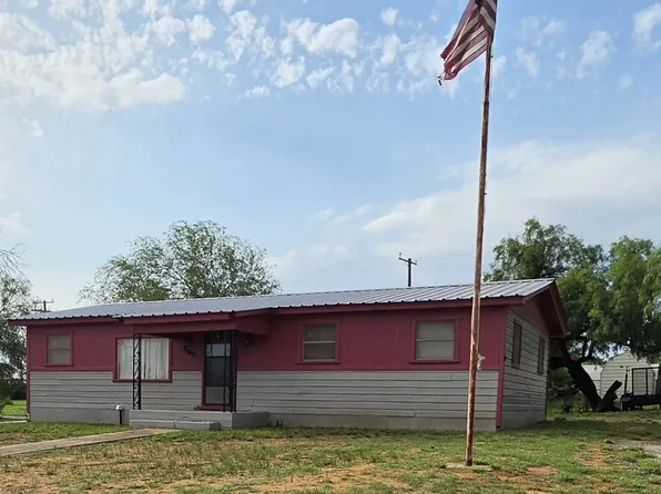 508 Nueces, Cotulla, TX 78014