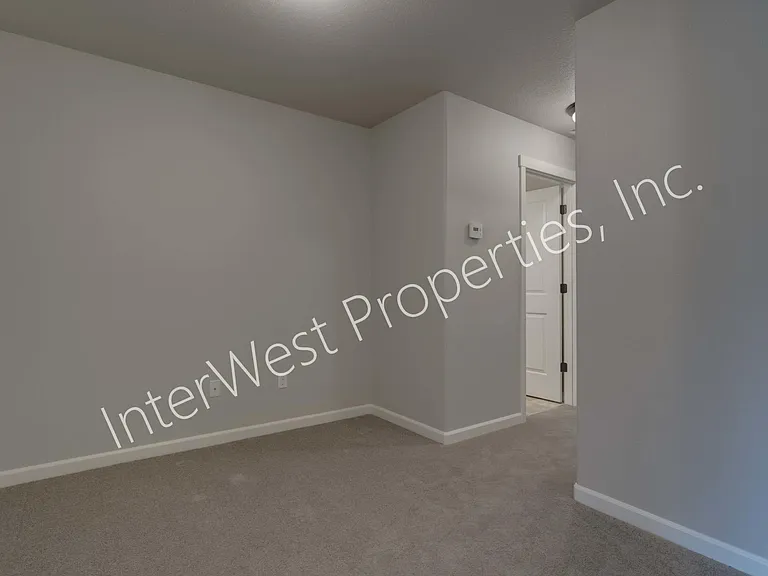 10316 NE 61st Cir — Photo 9