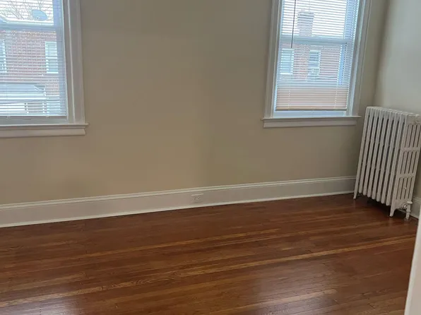 215 Sparks St, Philadelphia, PA 19120