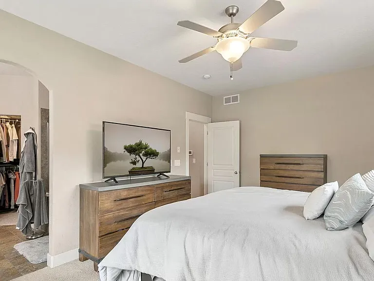 1162 Village Cir — Photo 15