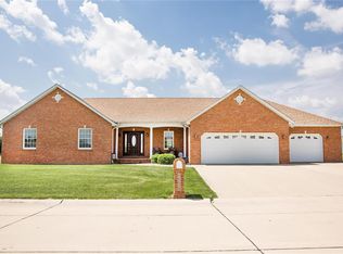 1058 Km Ct, Breese, IL