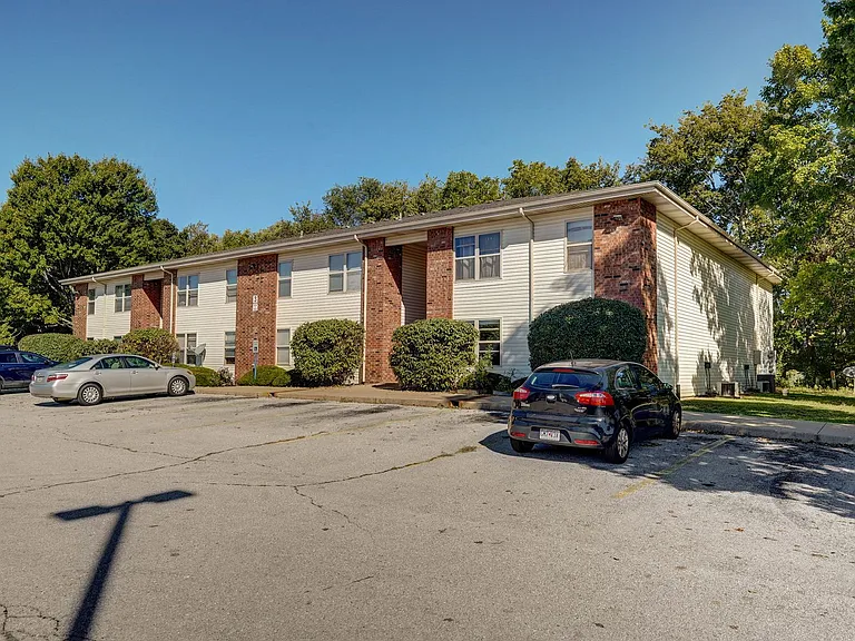 Eaglewood Apartments LLC — Photo 6