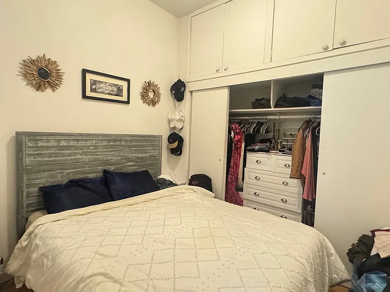 206 E 6th St #1RW — Photo 8