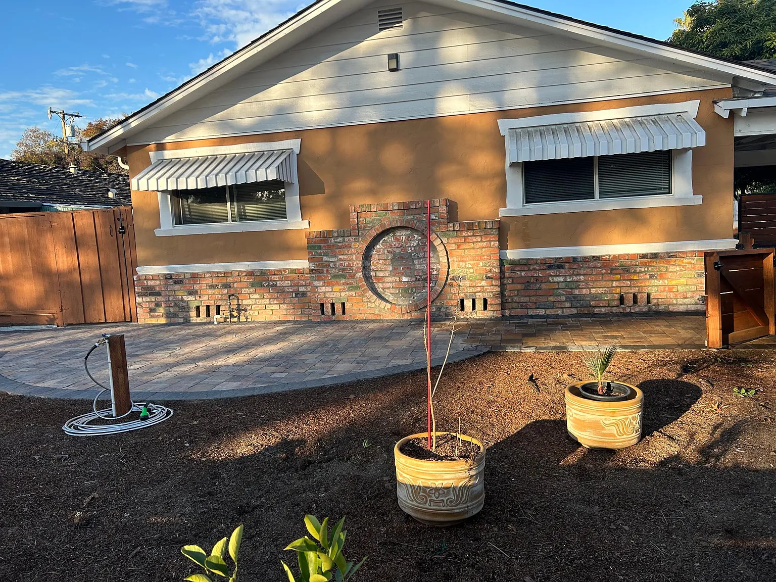 110 Gladys Ave — Photo 4
